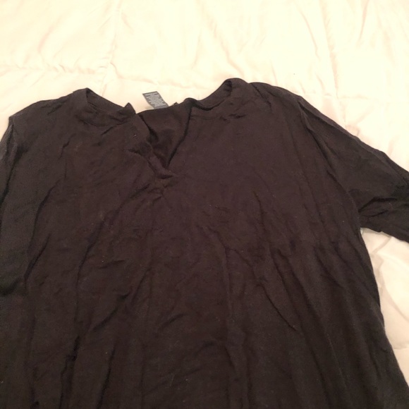 Black tunic top and stripped pencil skirt - Picture 5 of 7